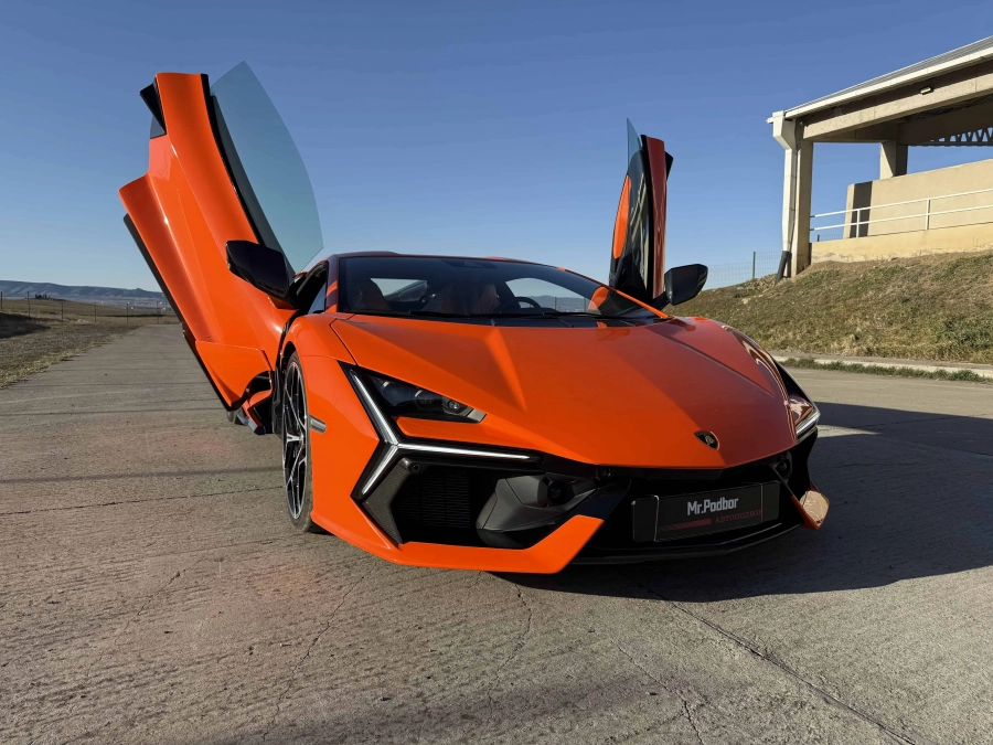 Lamborghini Revuelto