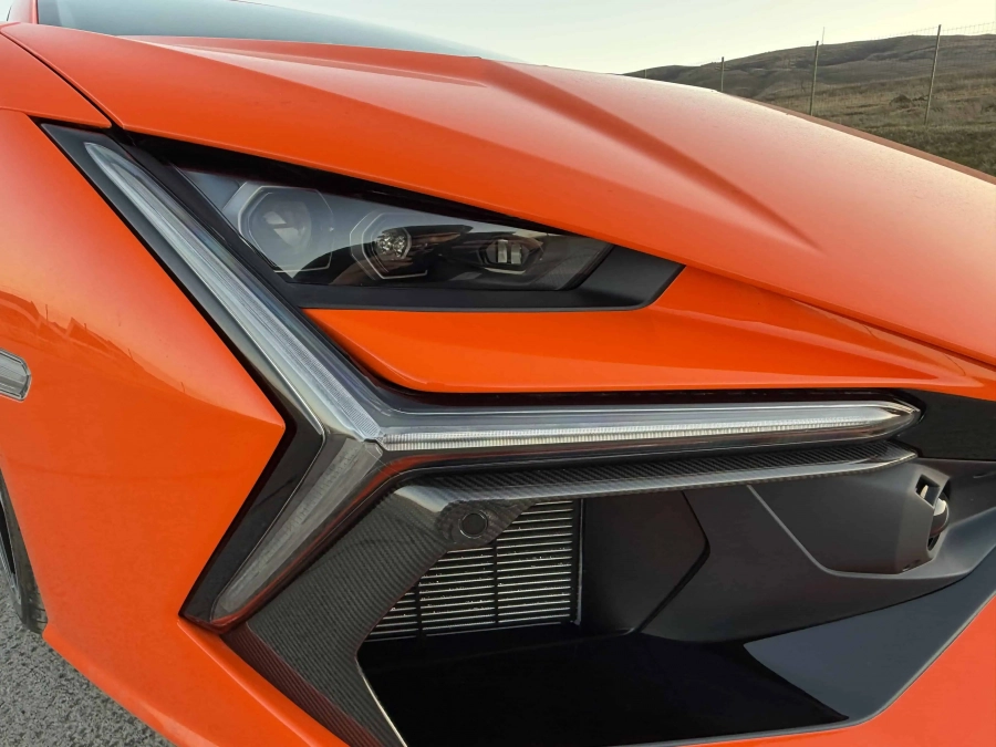 Lamborghini Revuelto