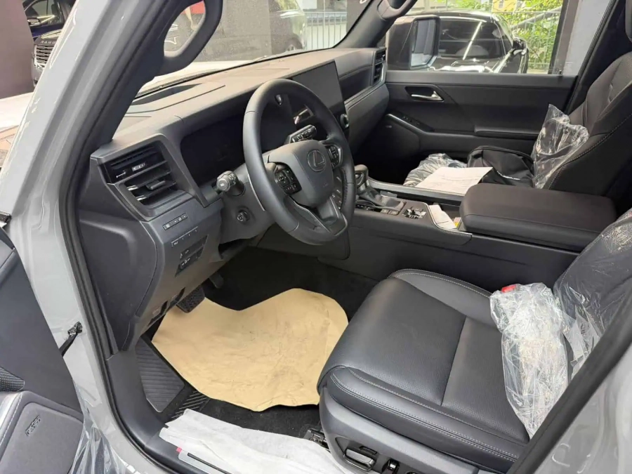 Lexus GX550