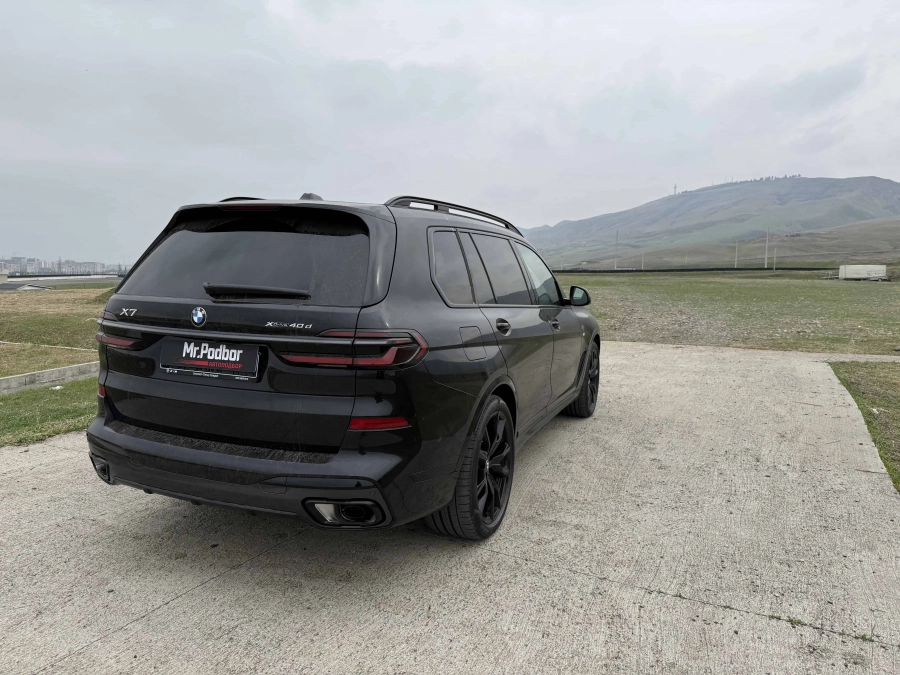 BMW X7